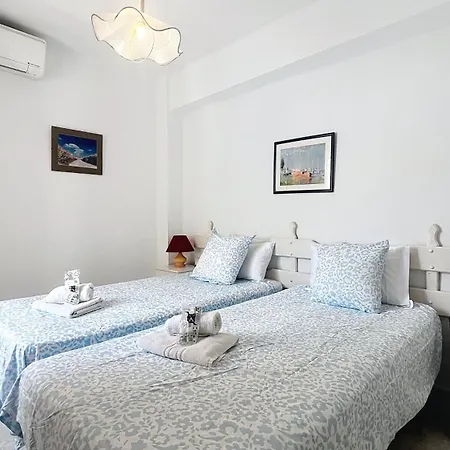 Pool By South Costa Apartman