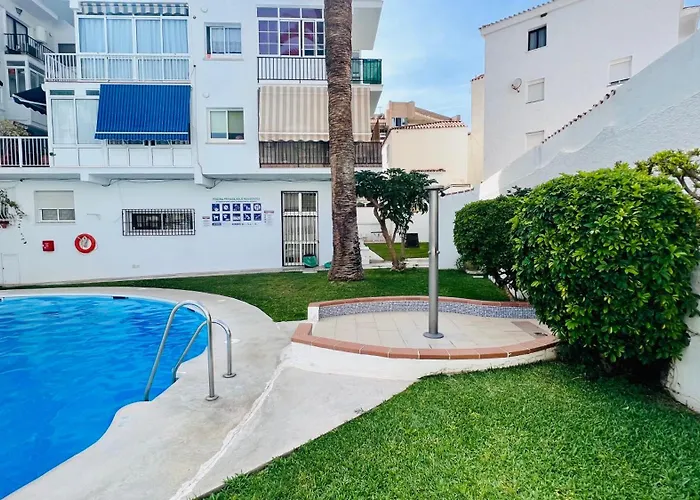 Pool By South Costa Apartman *